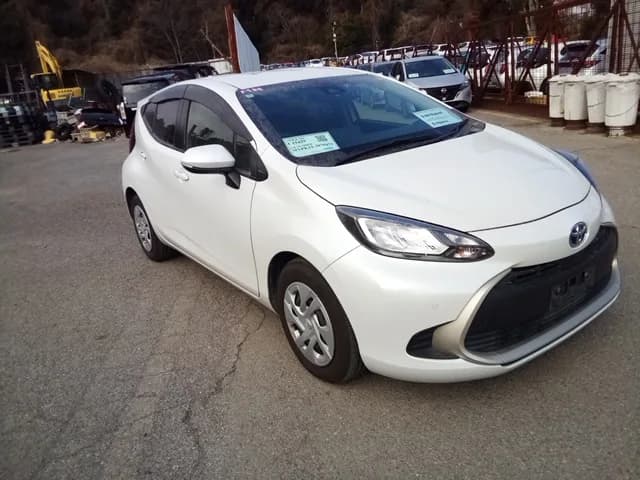 Toyota Aqua G 2022 – photo 1