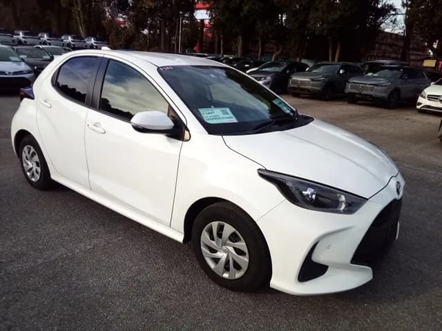 Toyota Yaris HYBRID – photo 1